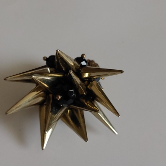 Ring - Picture 5 of 8